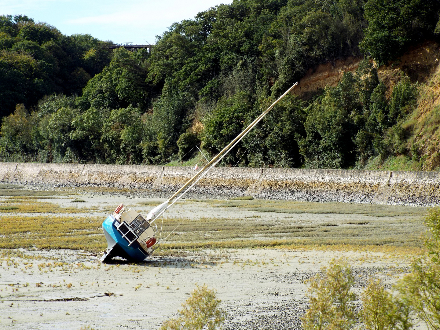 Sur le flanc, en attendant la mer ...