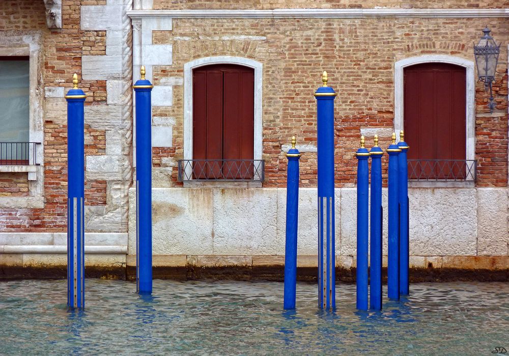 Sur le grand canal .