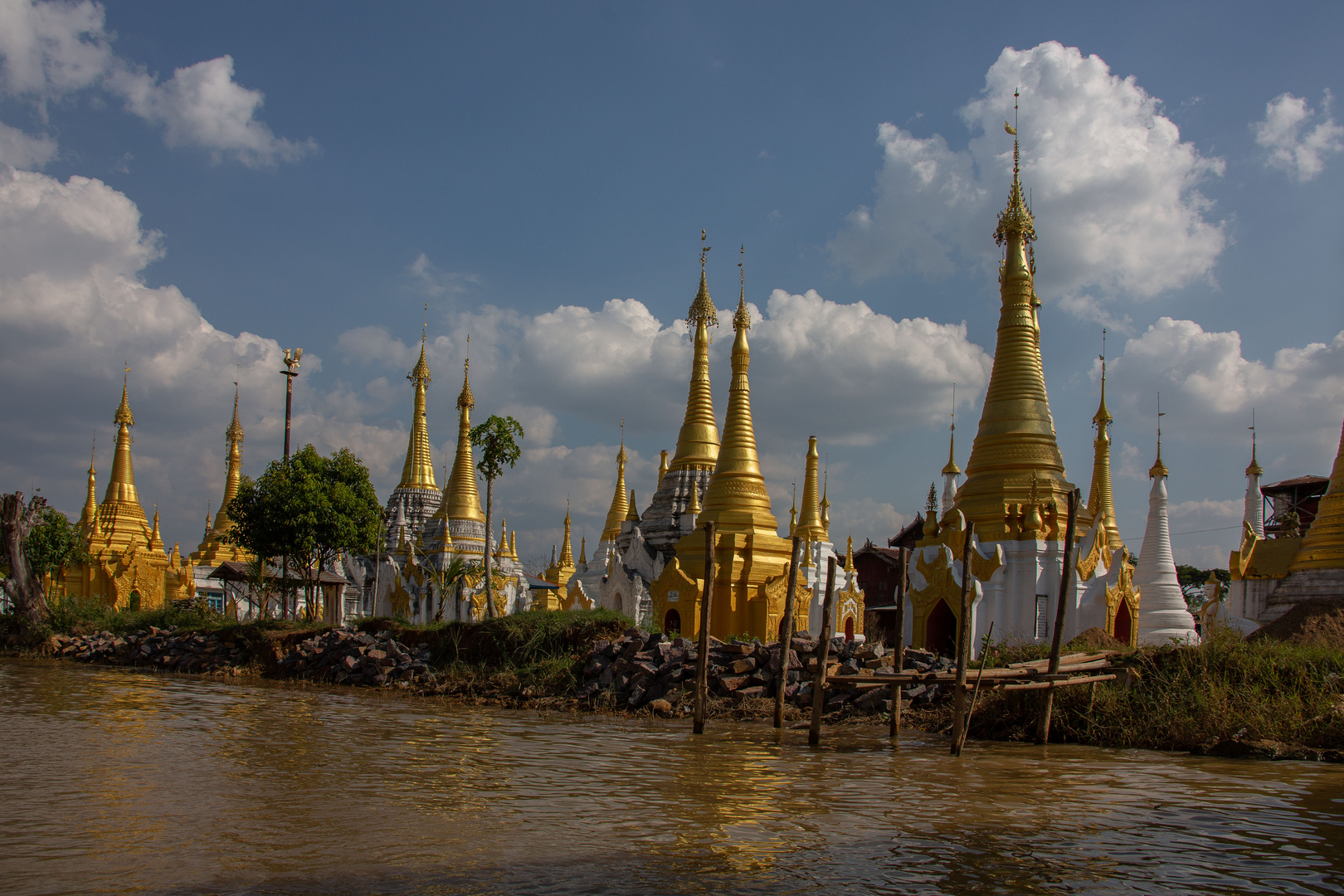 Sur le Lac Inle.