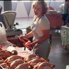 Sur le marché de Coutances, Normandie - 1998