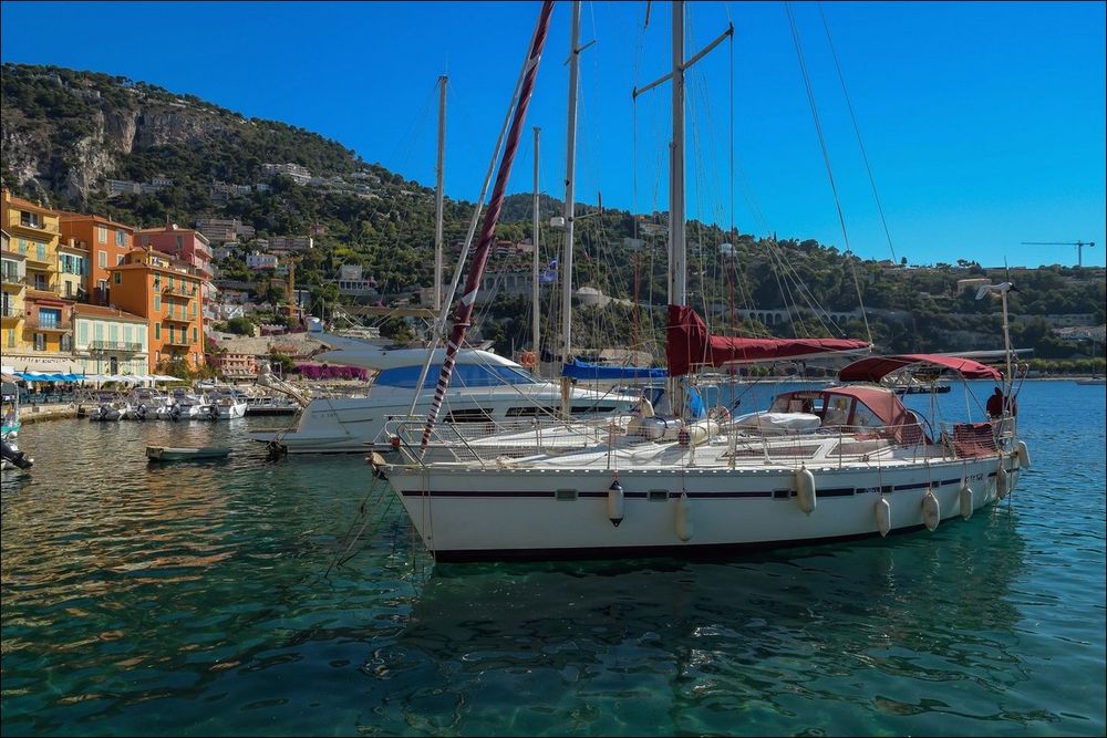 Sur le petit port de Villefranche sur mer