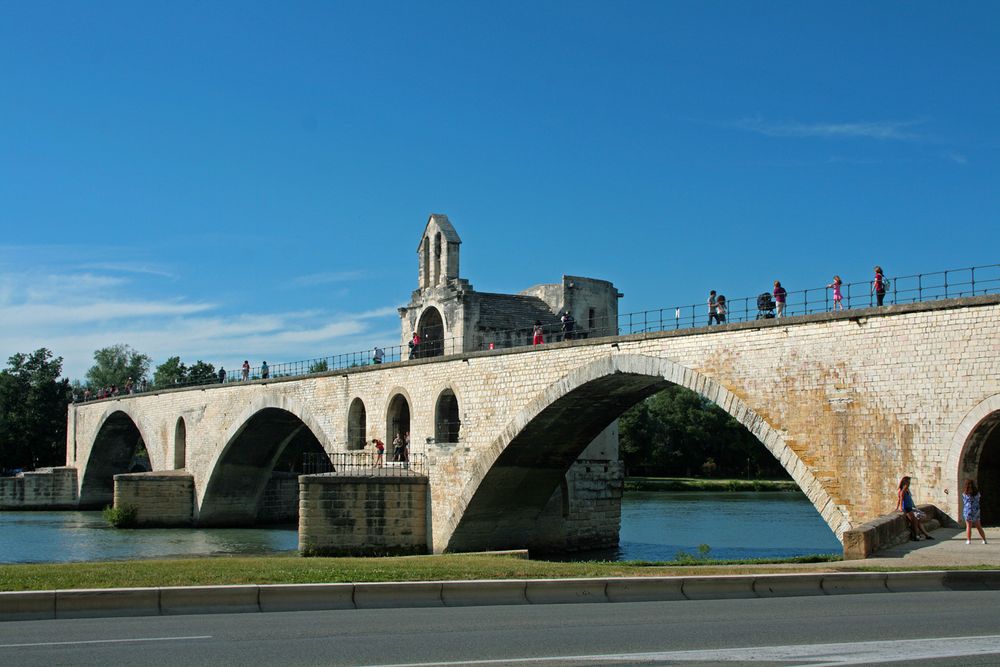 Sur le pont d` Avignon....