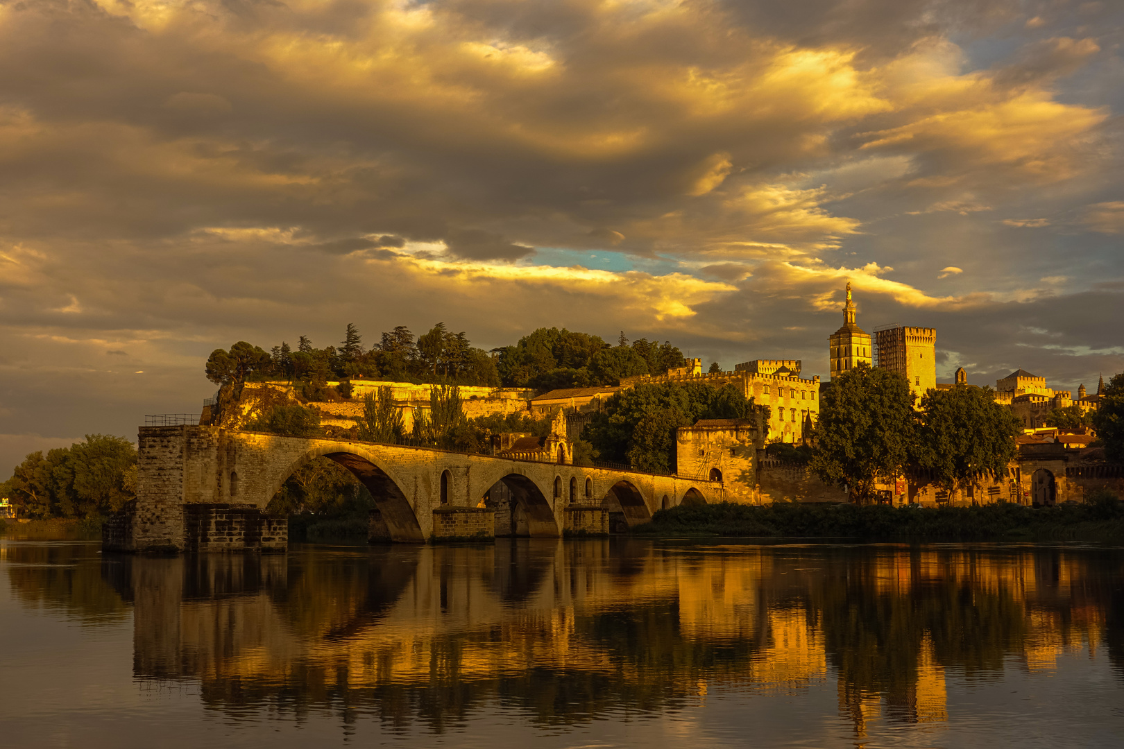 Sur le pont d'Avignon...