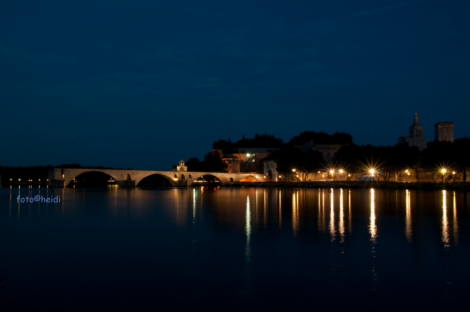 Sur le Pont d'Avignon ...