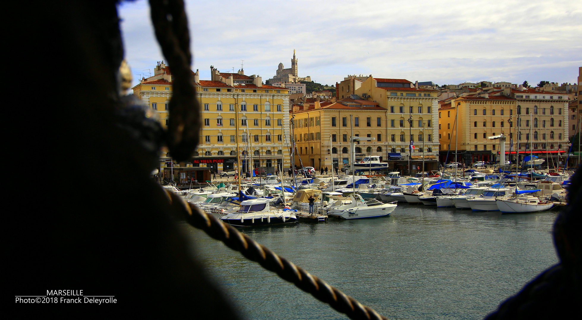 Sur le pont de l'Hermione / (Marseille)