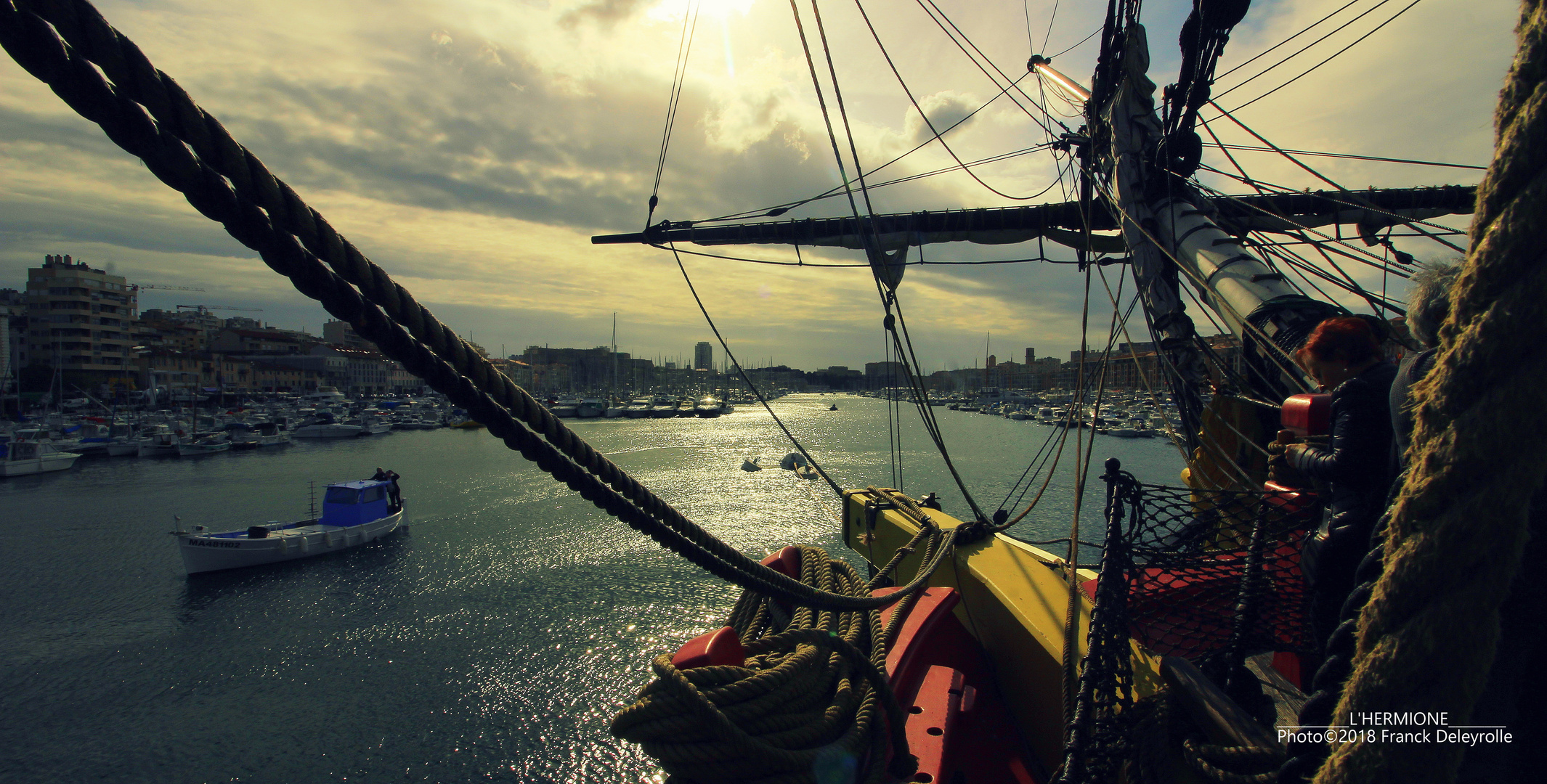 Sur le pont de l'Hermione / (Marseille)