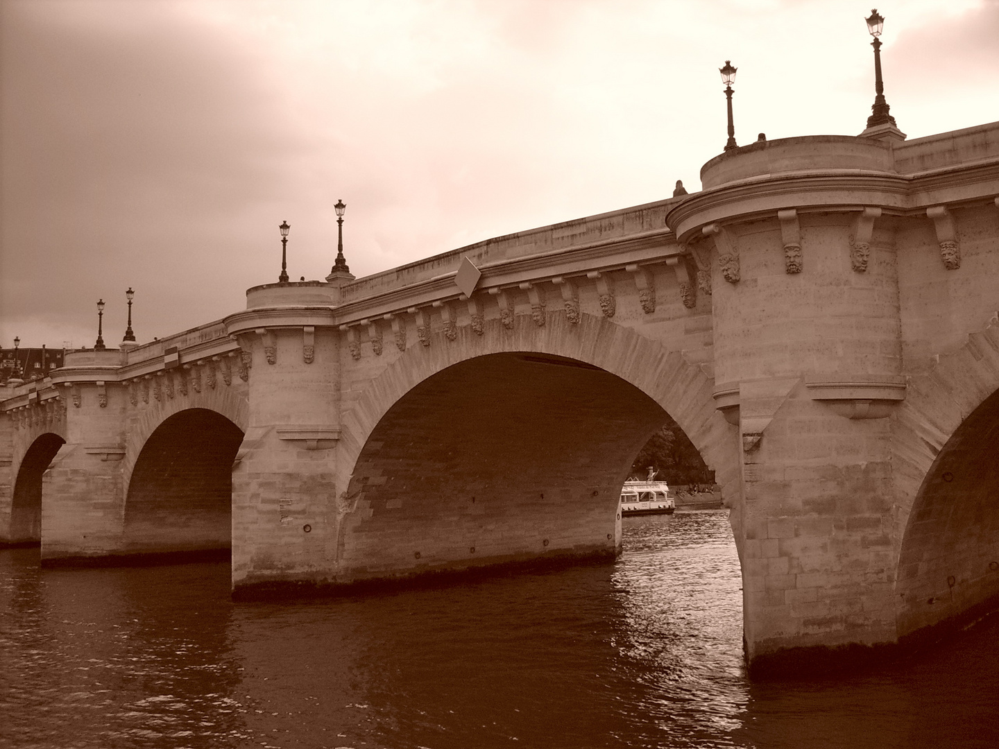 Sur le pont....in Paris