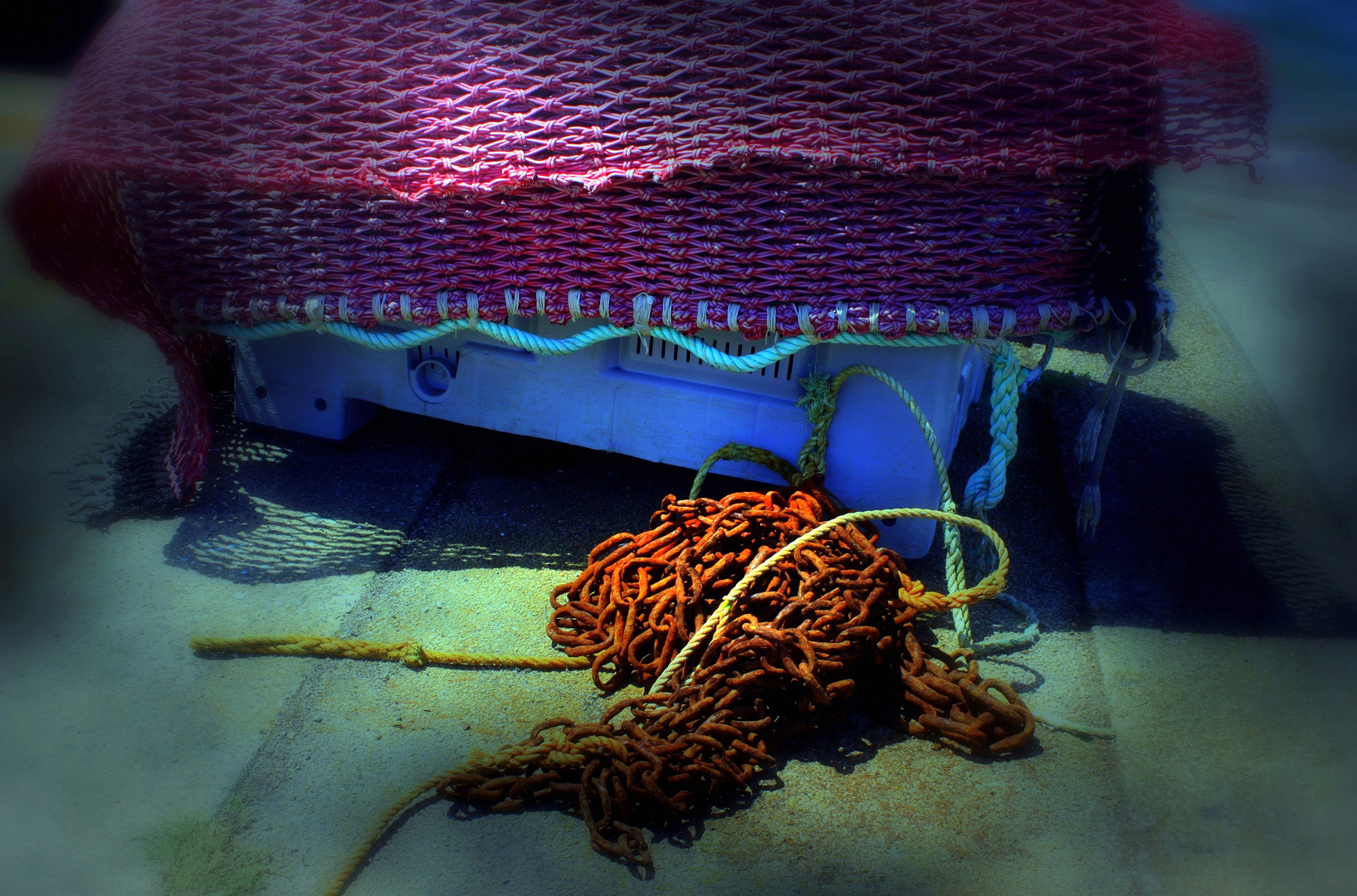 Sur le quai d'un port de pêche 