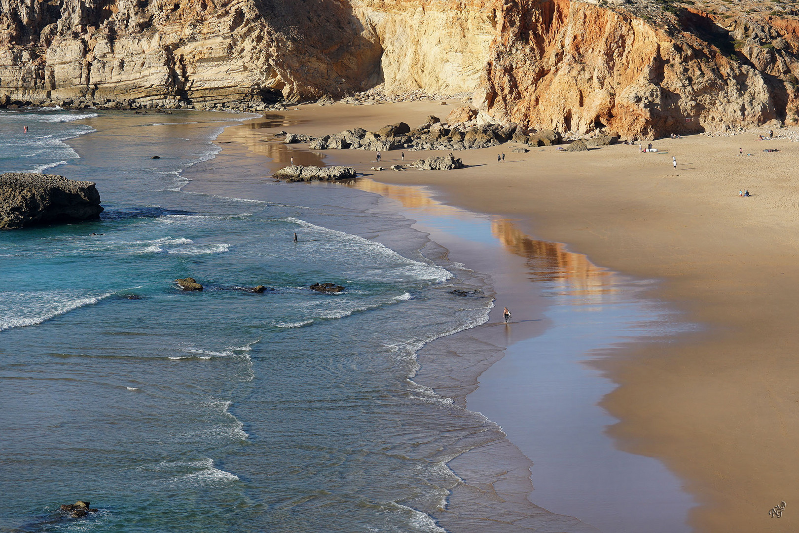 Sur le sable ..... les pieds dans l'eau ....