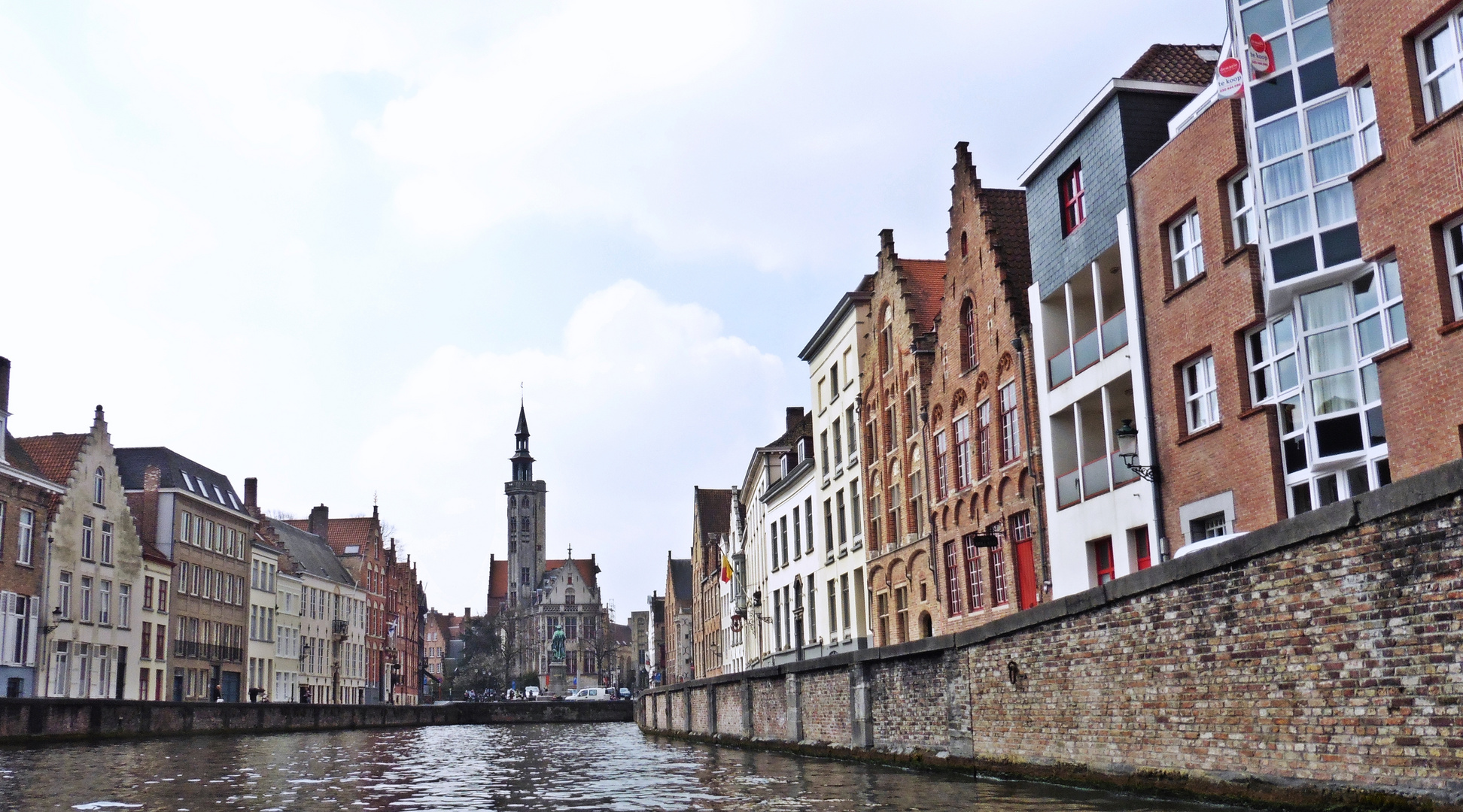 Sur les canaux de Bruges