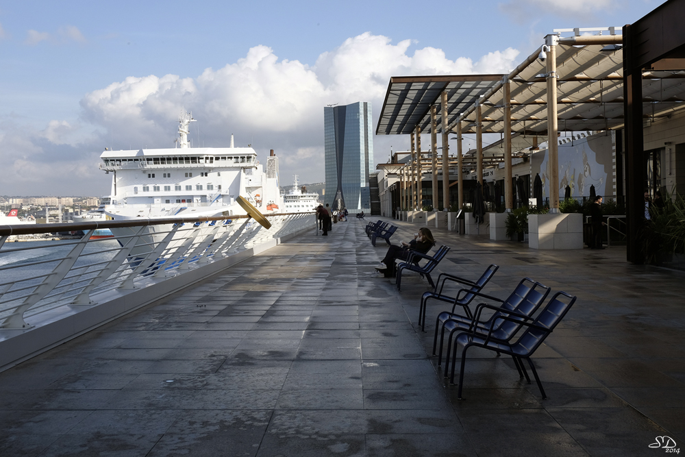 Sur les terrasses du Port