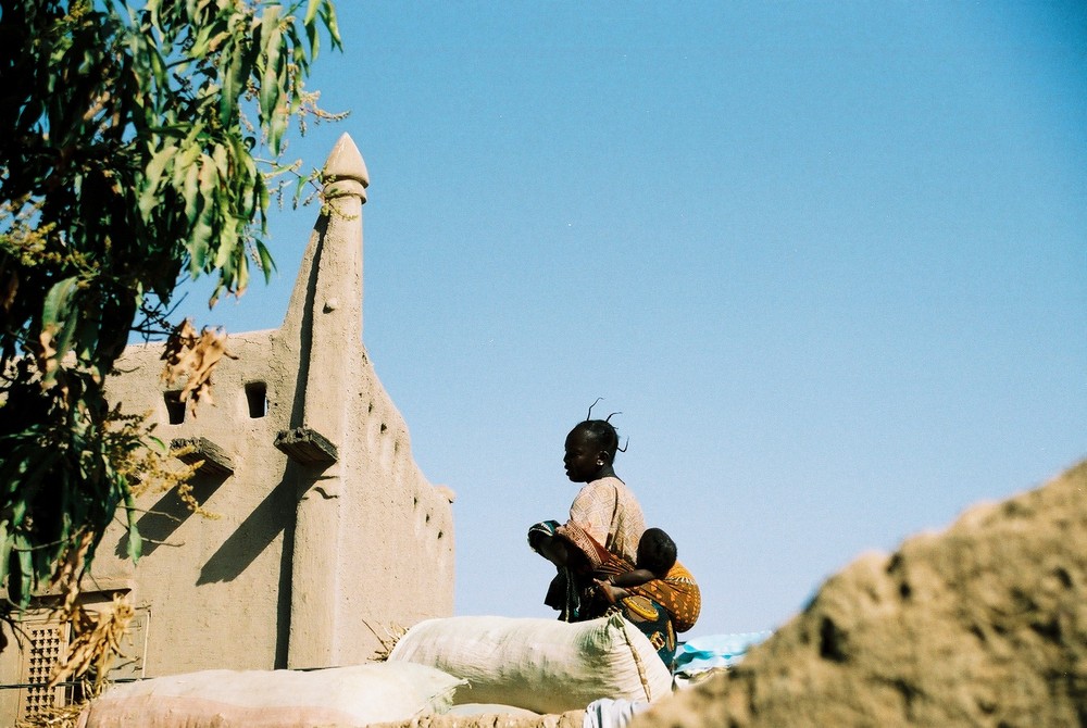sur les toits de Djéné, Mali