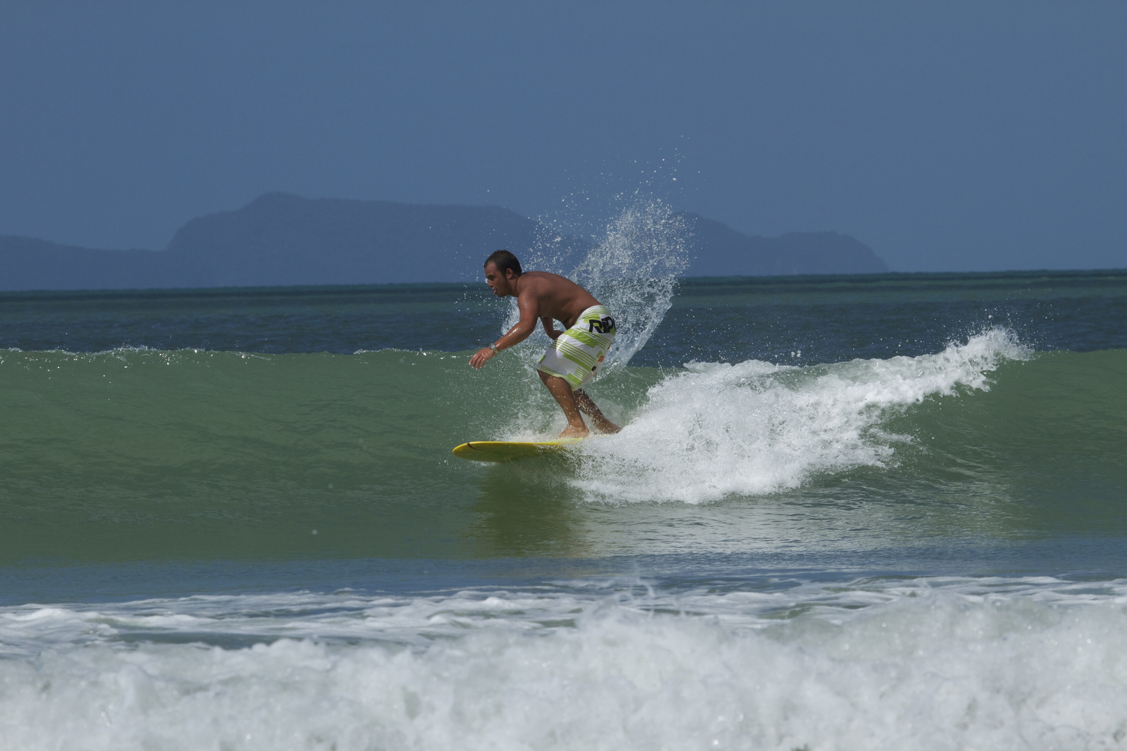 Surf at Braembay