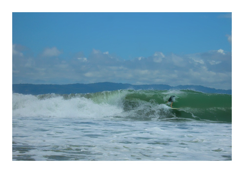 surfbeach mit der drittlängsten welle der welt ...