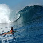 Surfchick in Teahupoo