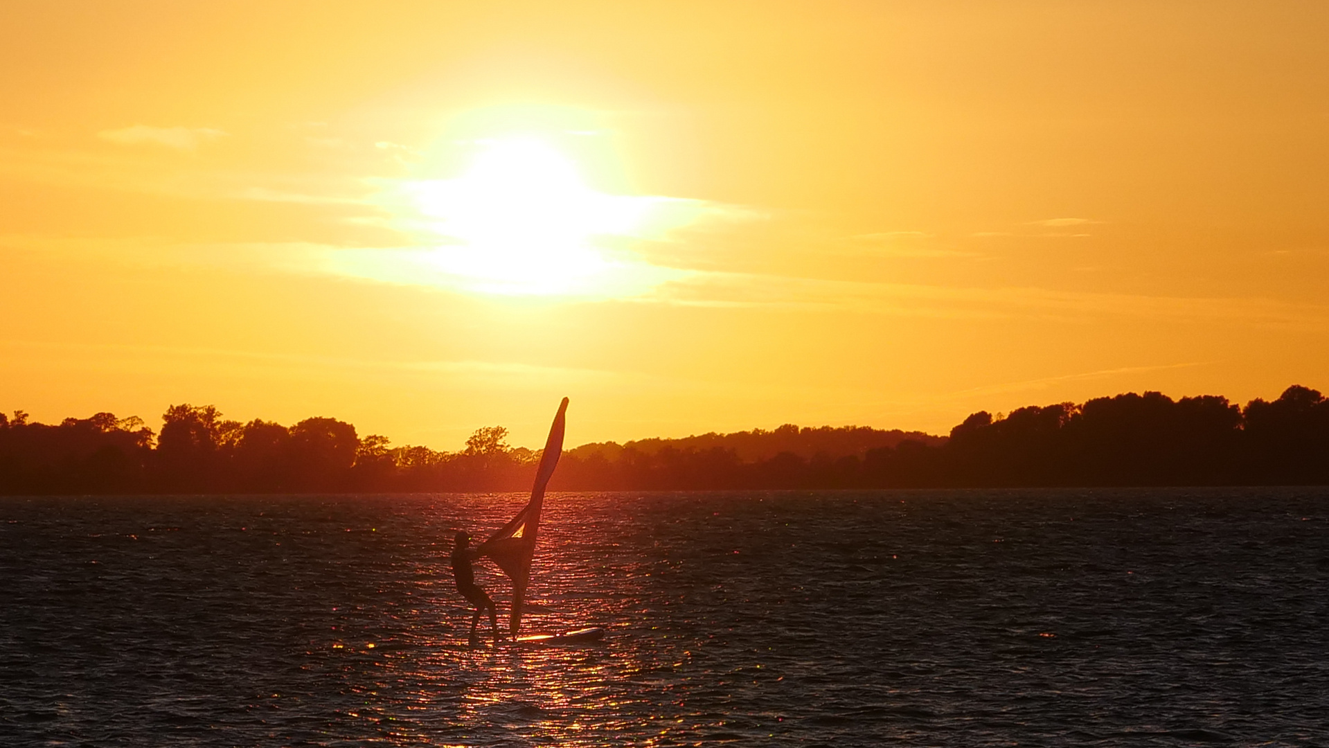 Surfen auf Rügen im Abendlicht