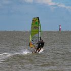 Surfen bei Starkwind am Jadebusen.