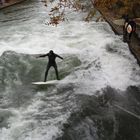 Surfen im Englischen Garten in München