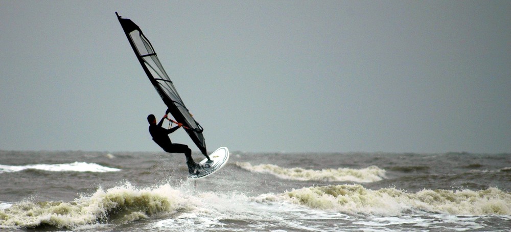 Surfen - Kampf mit den Naturgewalten - St. Peter Ording