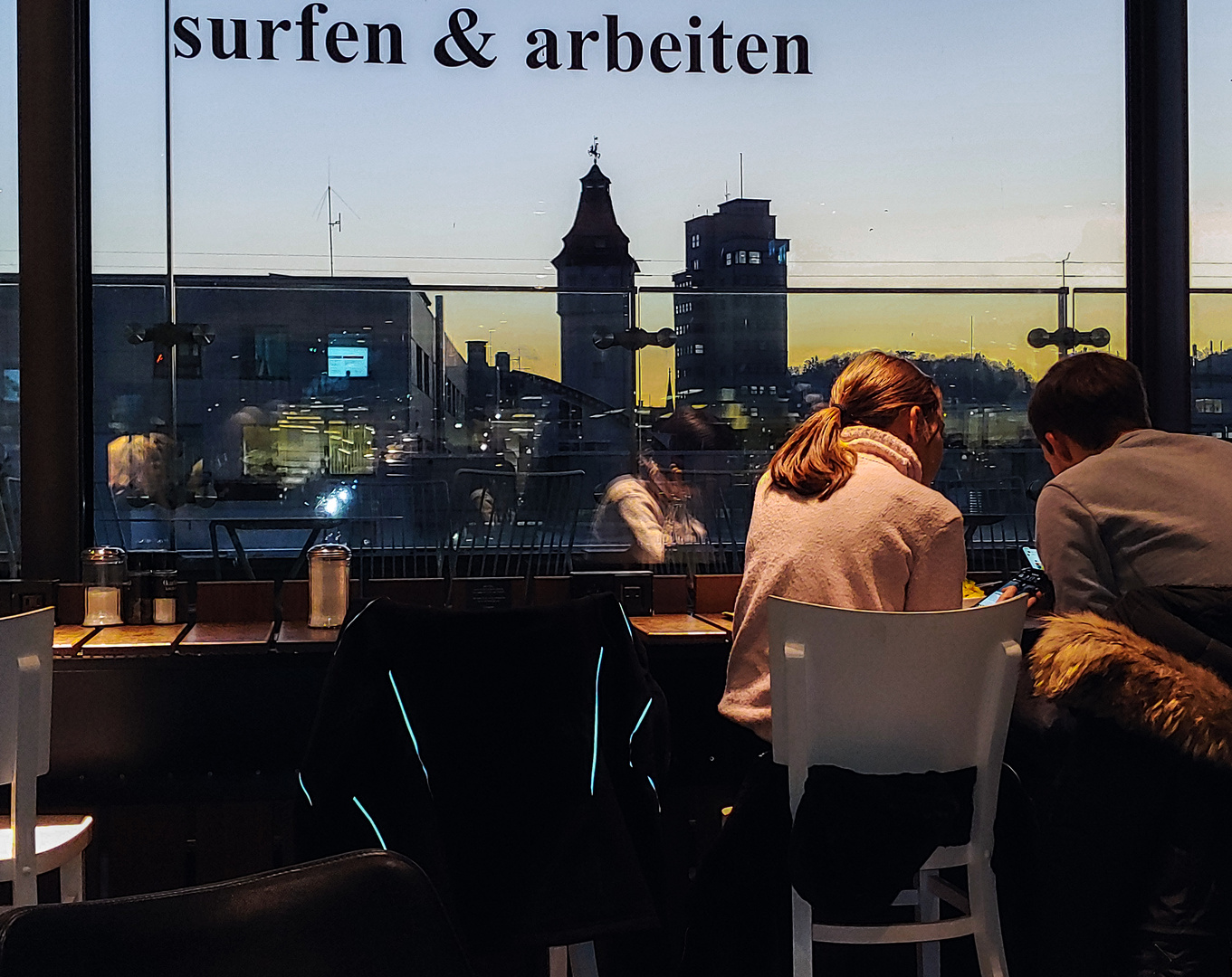 surfen und ? arbeiten ??