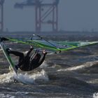 Surfen vor dem Jade-Weser-Port