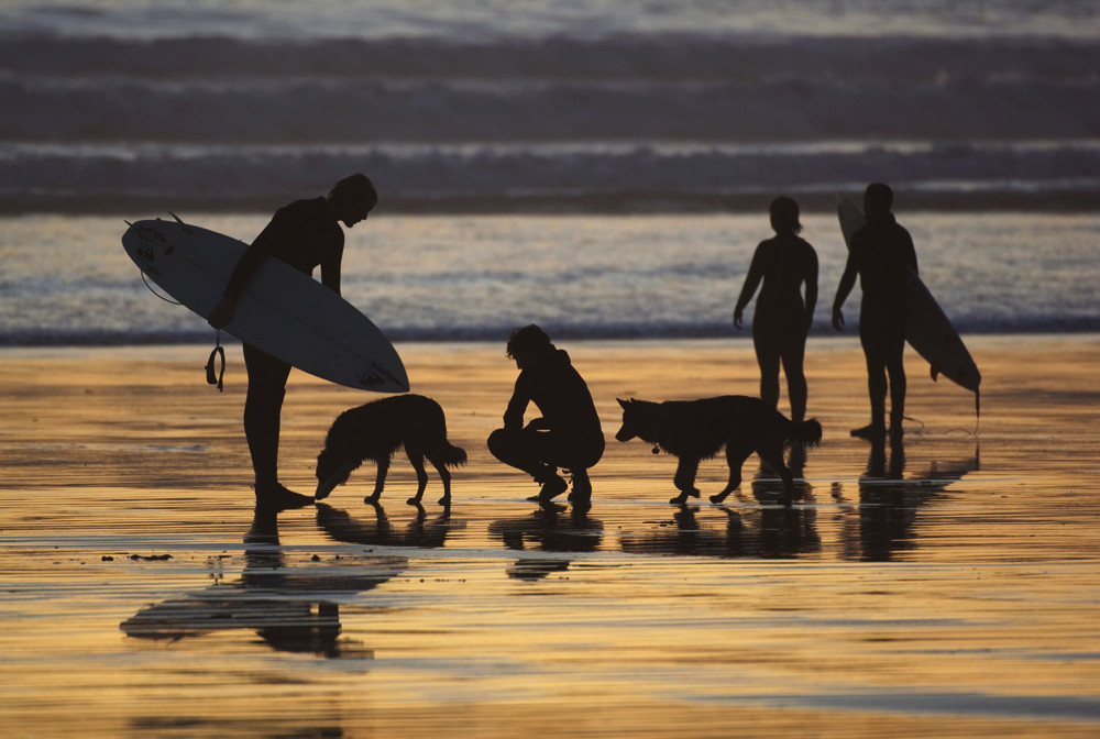 Surfer am Long Beach, Vancouver Island, Canada