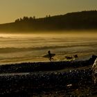 Surfer am Sombrio Beach - Juan de Fuca Provincial Park - Vancouver Island - Kanada
