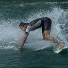 Surfer auf Aare in Thun