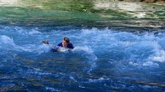 Surfer auf der Aare