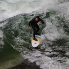 Surfer im Eisbach