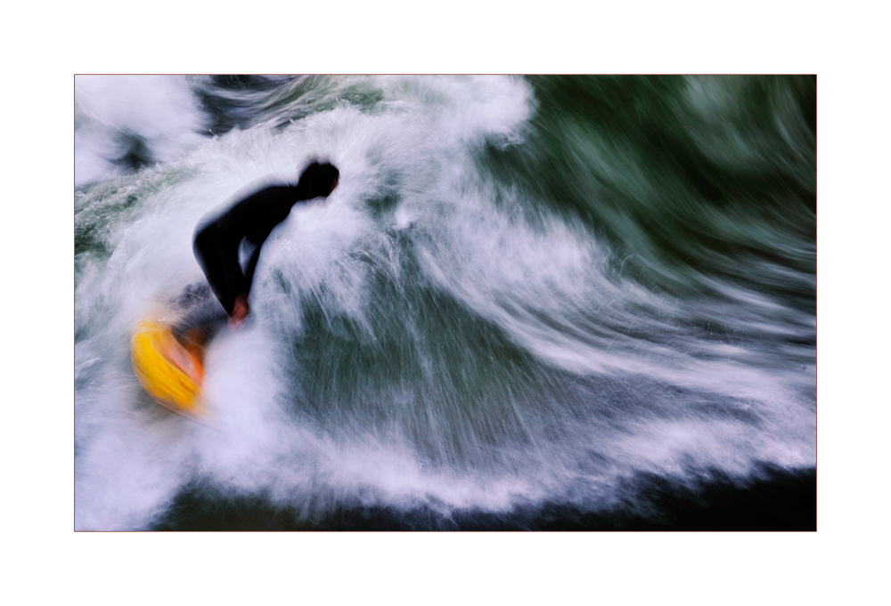 Surfer im Eiskanal