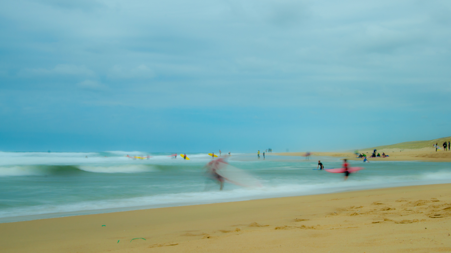 Surfer im Regen