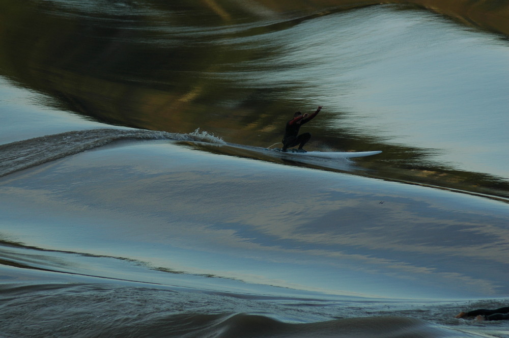 Surfer le Mascaret sur la Garonne (2)