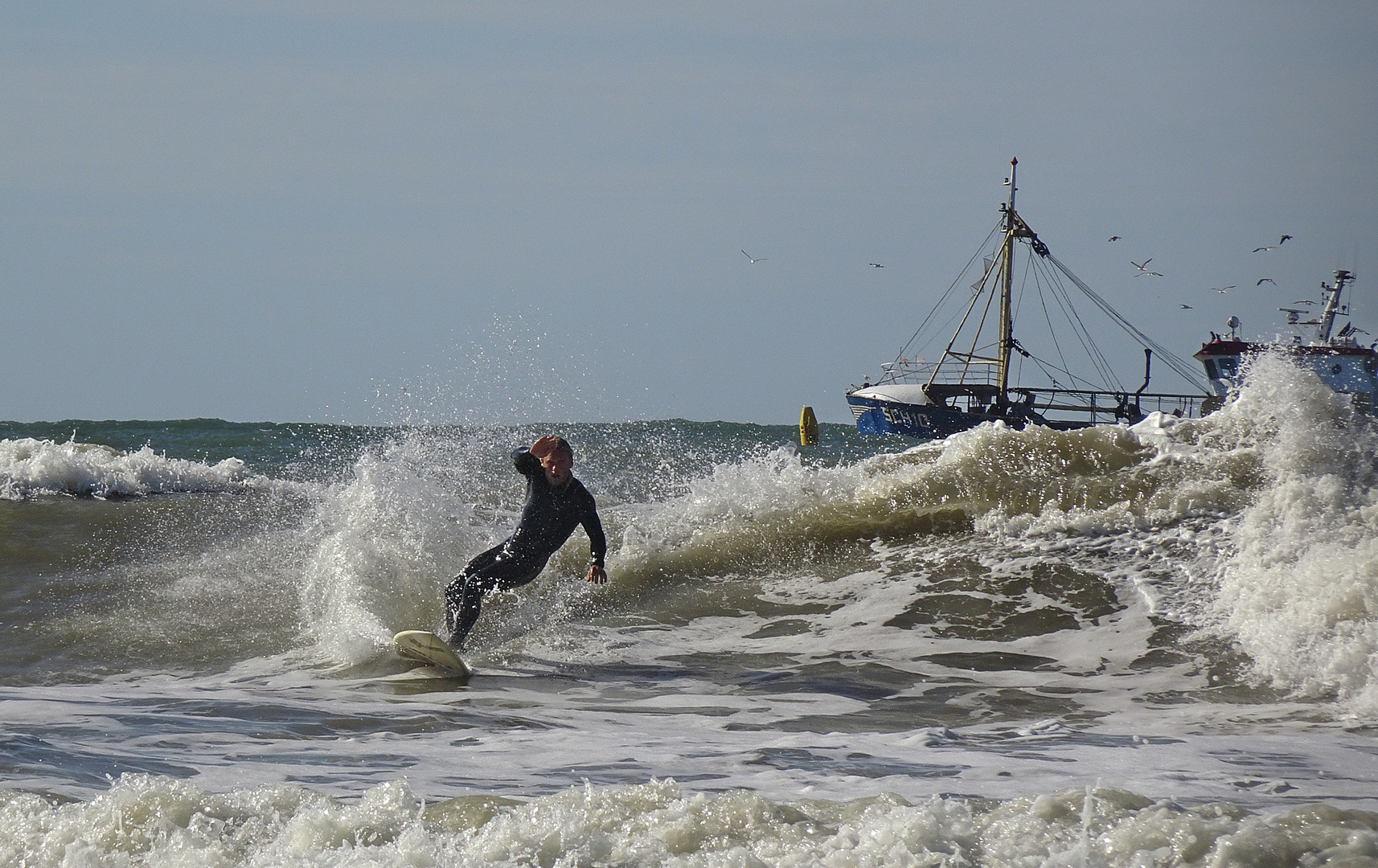 Surfer meets Fischkutter