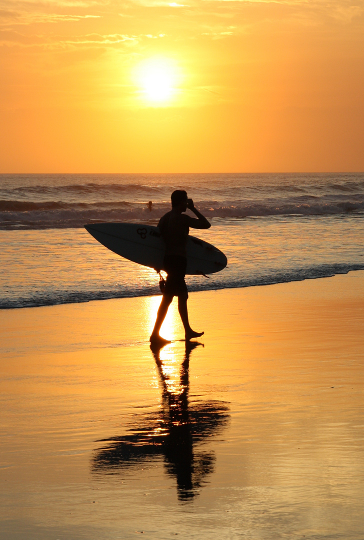 Surfer / Sonnenuntergang