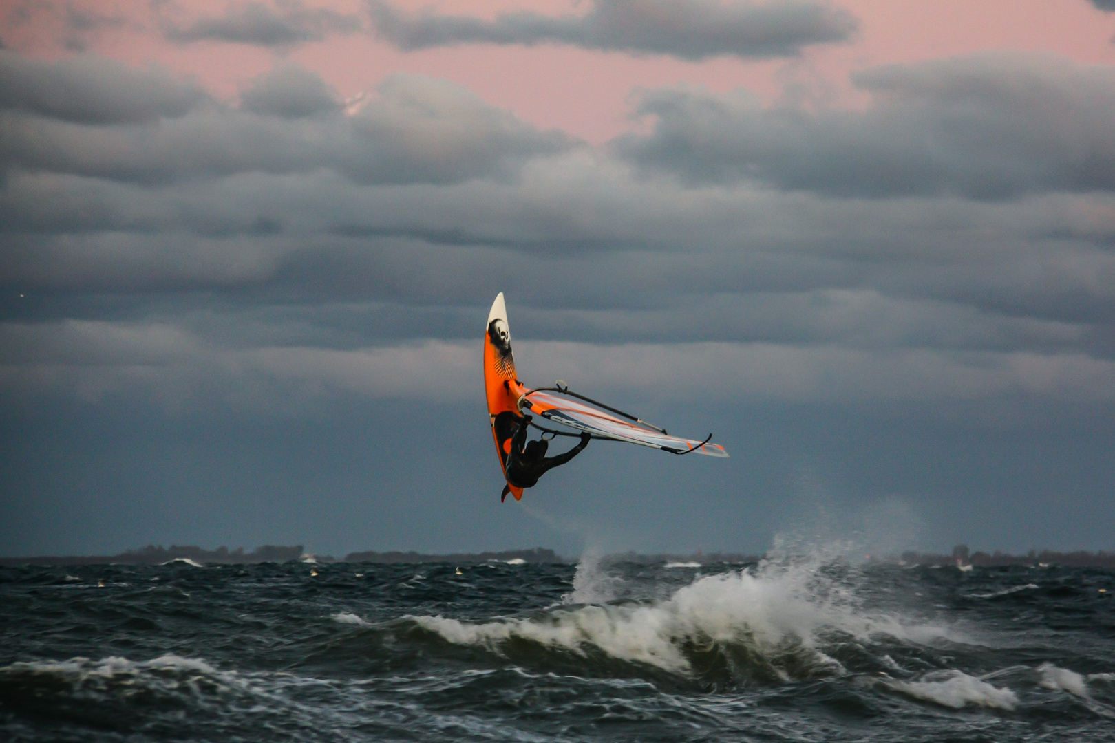 Surfer vor Boltenhagen