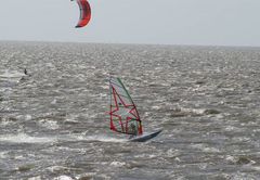 Surfer vor Norddeich