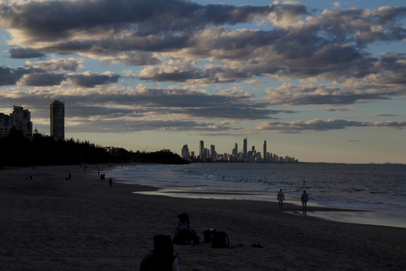 Surfers Paradies am Abend