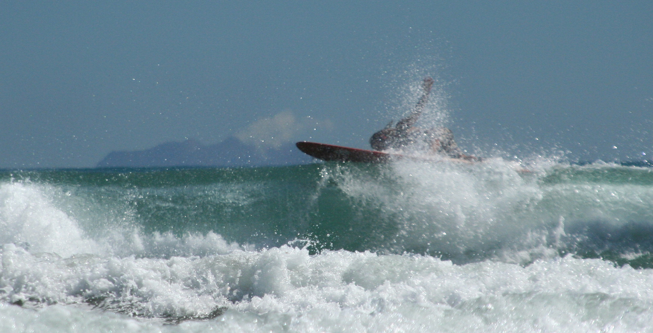 surfin´ at ohope beach2