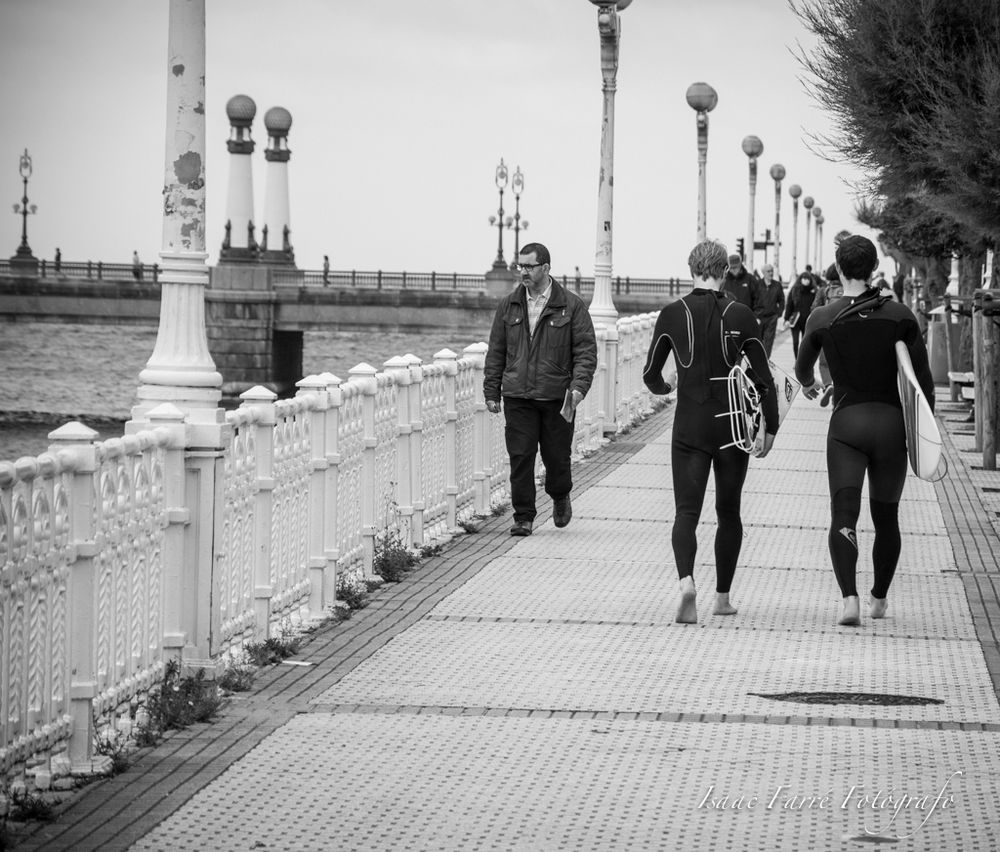 SURFISTAS EN LA CALLE