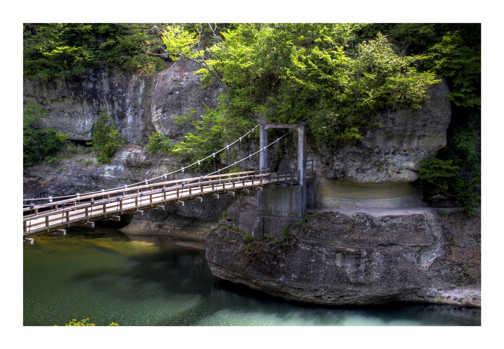 Suspension bridge