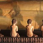 Suwan Khua Tempel Liegender Buddha      " Andächtig"