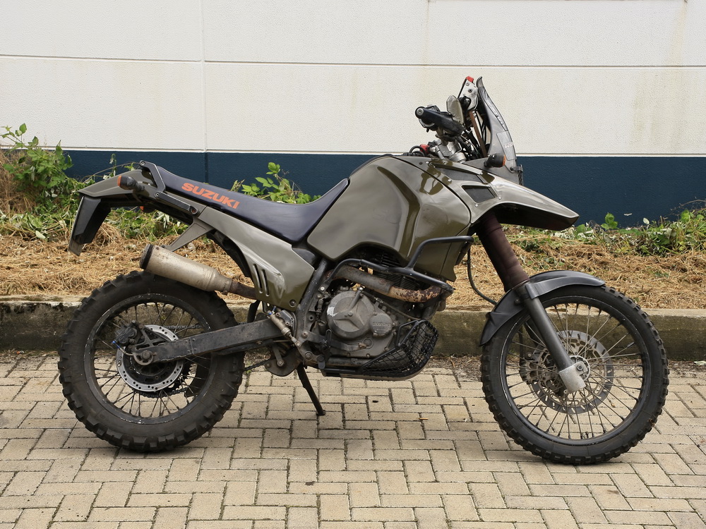 suzuki dr 800 big, sie lebt wieder!!