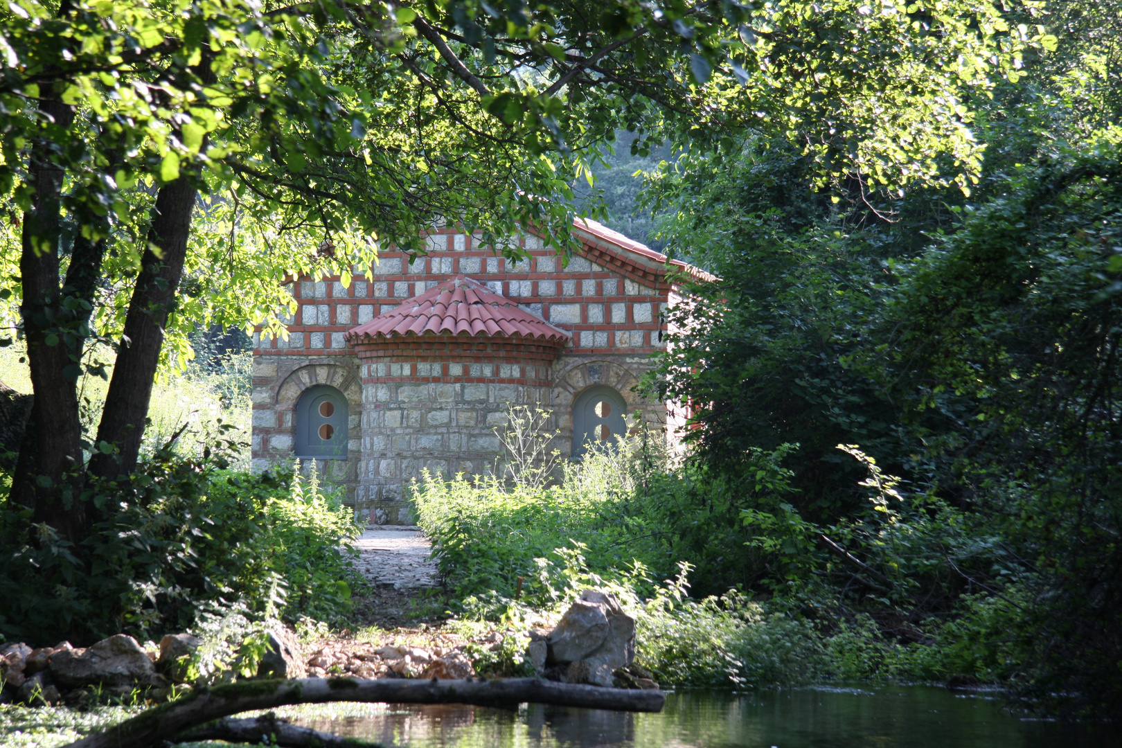 Sv. Bogorodica, izvori Crni Drim