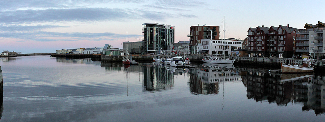 Svolvær / Midnatt