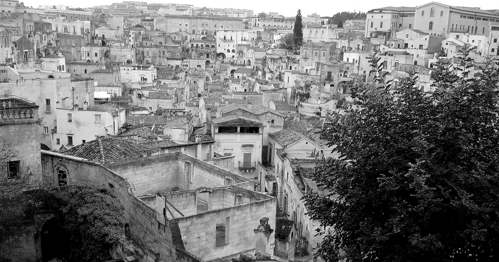 - S/W-Blick auf  MATERA -