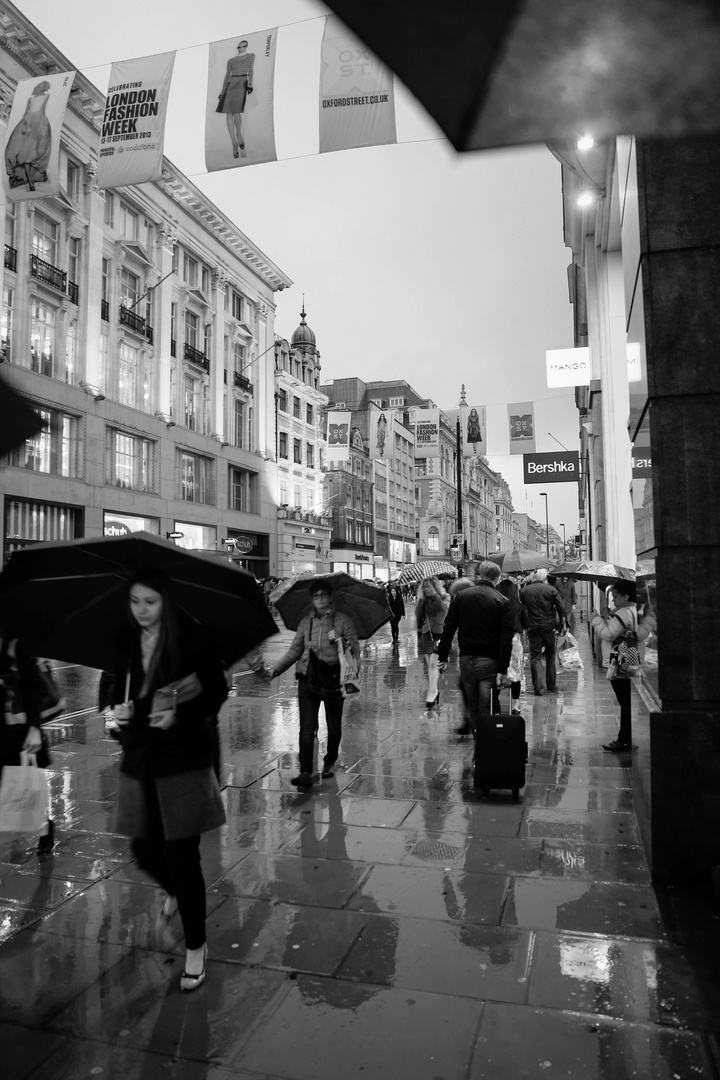 S/W Regentag auf der Oxfordstreet