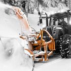 SW Traktor mit Schneeschleuder