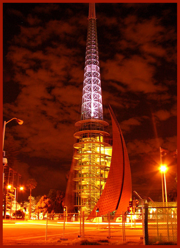 Swan Bell in Perth bei Nacht 2