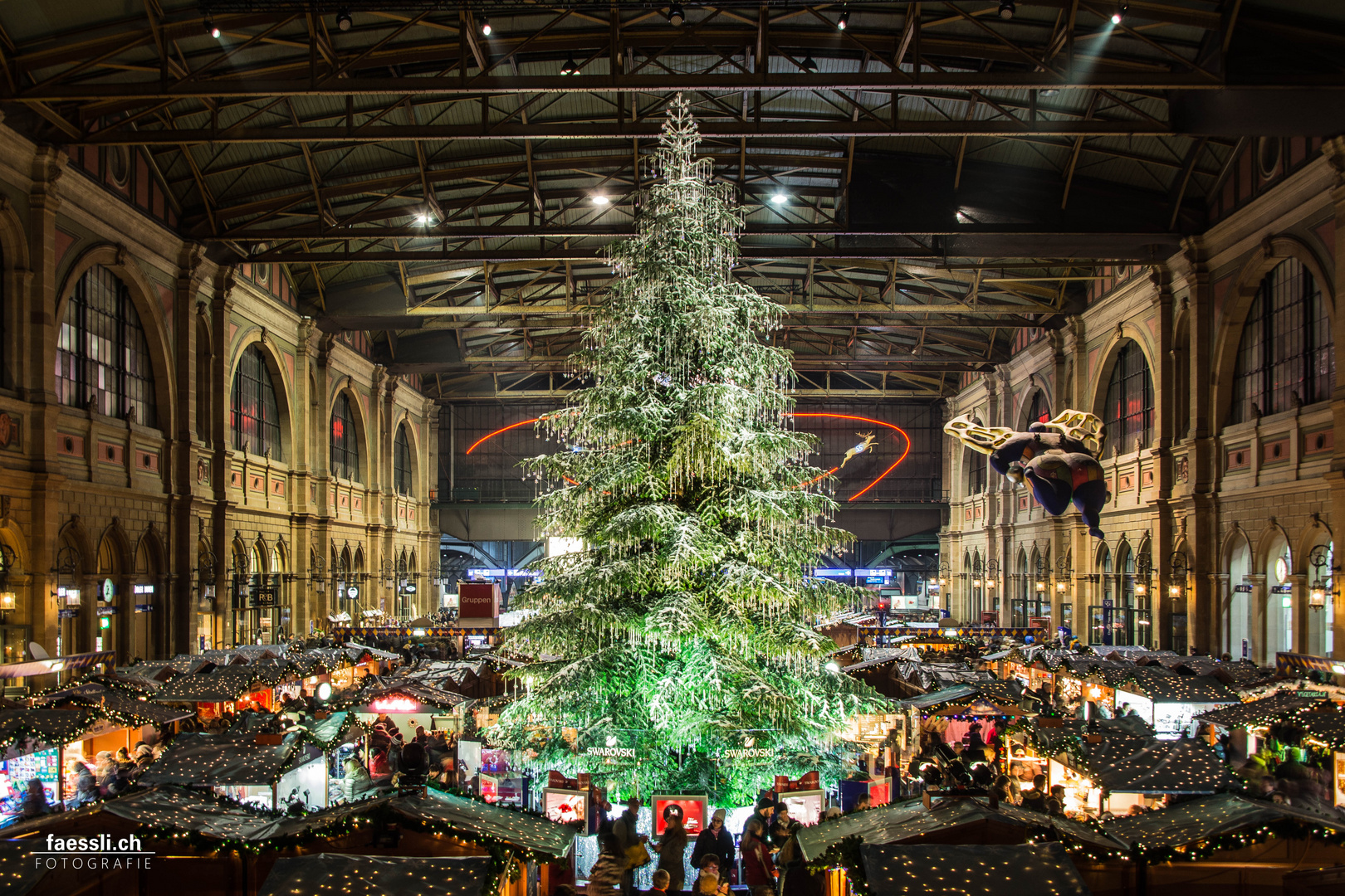 Swarovski Weihnachtsbaum 2017 Zürich